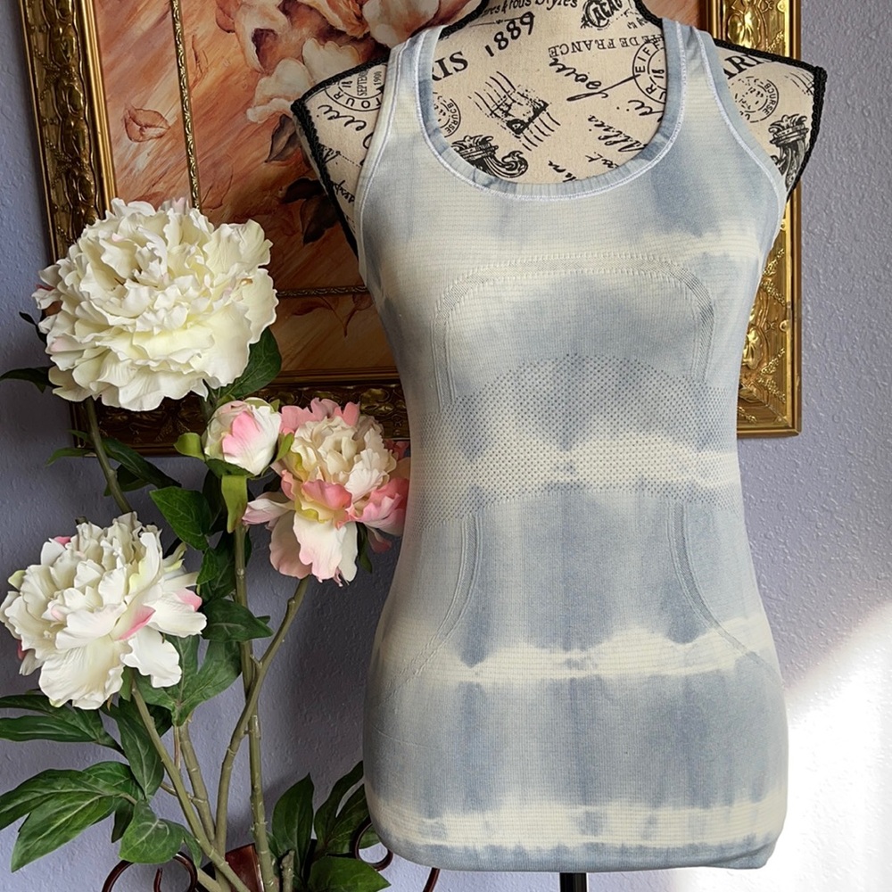Lululemon tank